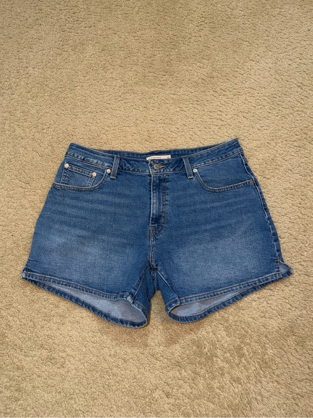 🔷Levi’s A-Line Shorts🔷